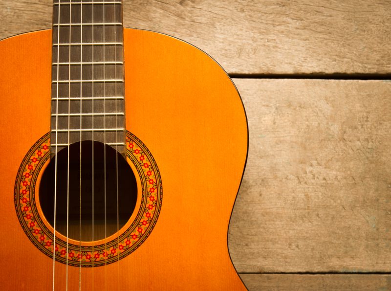 Yamaha acoustic guitar, photo 1