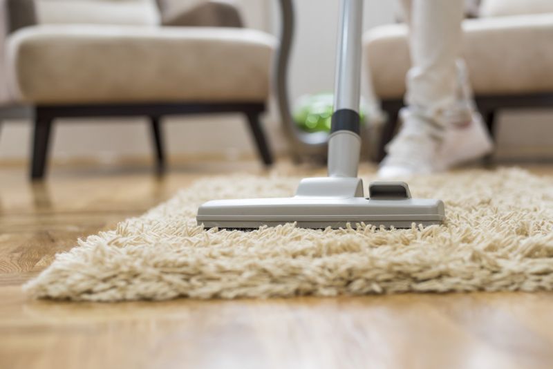 Dyson V8 cordless vacuum, photo 1